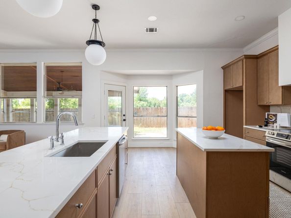 7802 Vail Valley DR, Austin TX 78749
