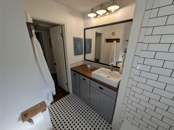 307 Swanee DR, Austin TX 78752