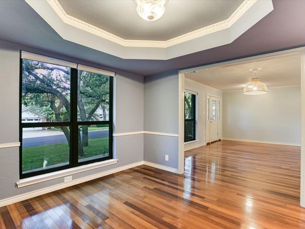 11210 Deadoak LN, Austin TX 78759