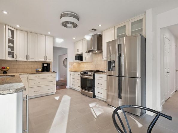 6523 Heron DR, Austin TX 78759