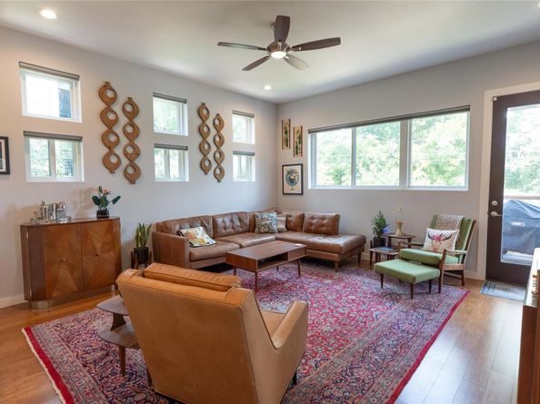 1518 Parker LN B, Austin TX 78741