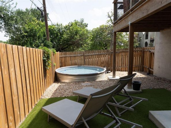 1518 Parker LN B, Austin TX 78741