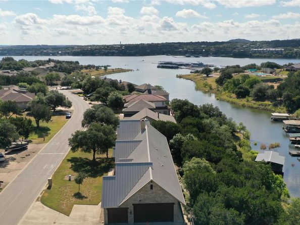 409 Venture BLVD S, Point Venture TX 78645