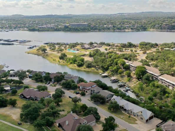409 Venture BLVD S, Point Venture TX 78645