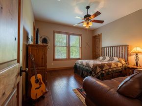 409 Venture BLVD S, Point Venture TX 78645