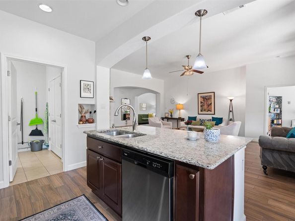 1104 Daylily LOOP, Georgetown TX 78626