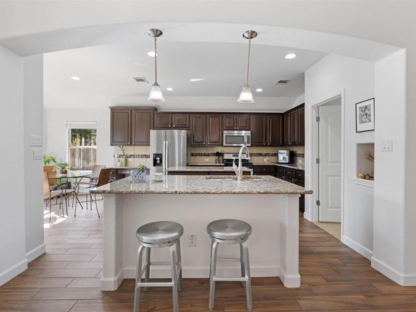 1104 Daylily LOOP, Georgetown TX 78626