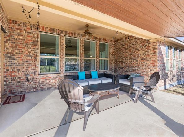 1104 Daylily LOOP, Georgetown TX 78626