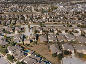 1104 Daylily LOOP, Georgetown TX 78626