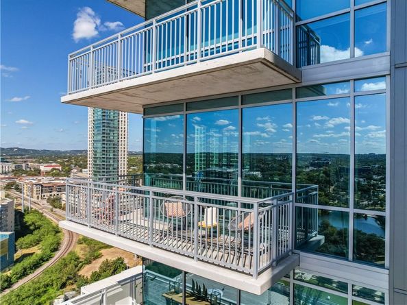 222 West Ave 1802, Austin TX 78701