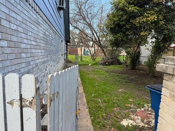 12800 Irongate Ave, Austin TX 78727