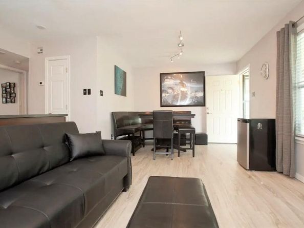 2450 Ashdale DR A201, Austin TX 78757