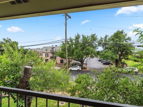 2450 Ashdale DR A201, Austin TX 78757
