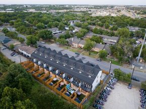 7104 Creekside DR, Austin TX 78752