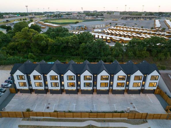 7104 Creekside DR, Austin TX 78752