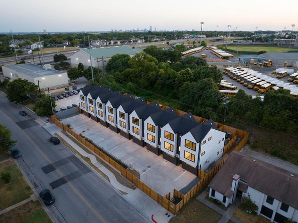 7104 Creekside DR, Austin TX 78752