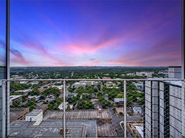313 W 17th ST 2105, Austin TX 78701