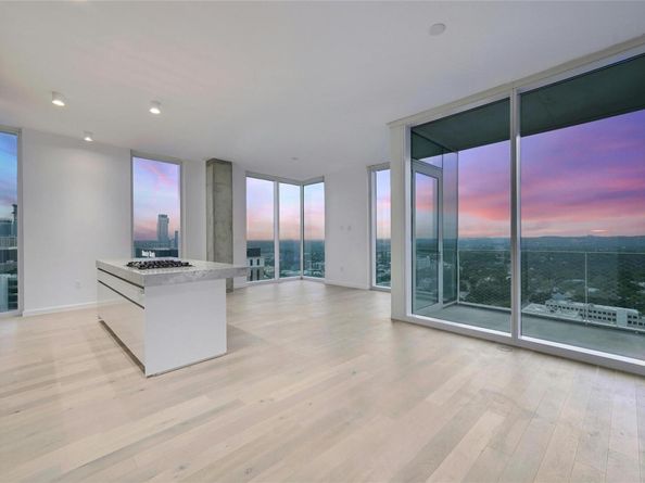 313 W 17th ST 2105, Austin TX 78701