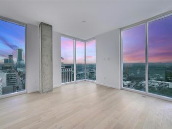 313 W 17th ST