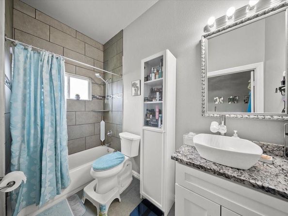5312 Black Hawk ST, Dallas TX 75212