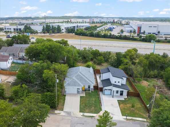 5312 Black Hawk ST, Dallas TX 75212
