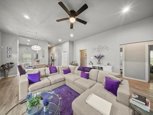 5312 Black Hawk ST, Dallas TX 75212