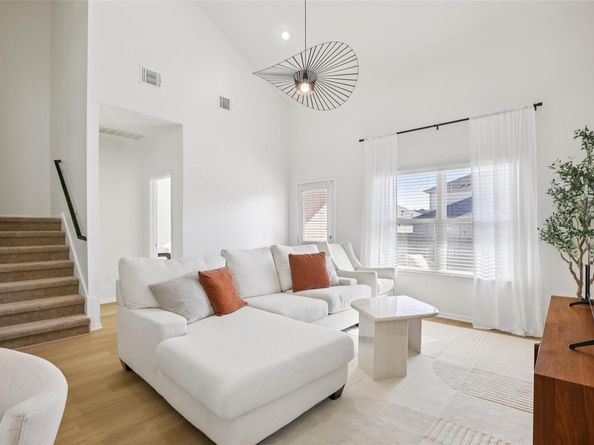 6609 Kauai LN, Austin TX 78744