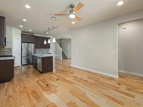 4008 Valley View RD B, Austin TX 78704