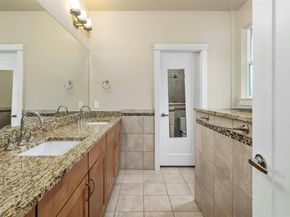 4008 Valley View RD B, Austin TX 78704