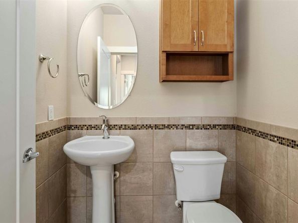4008 Valley View RD B, Austin TX 78704