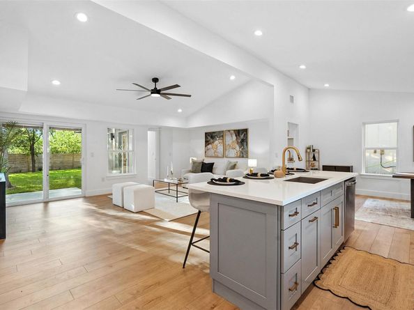 8106 Briarwood LN, Austin TX 78757