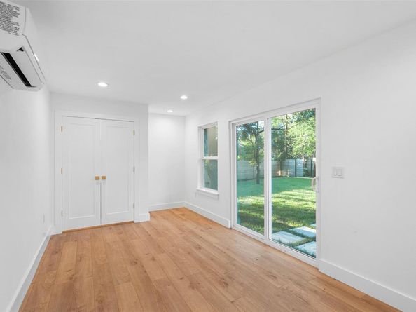 8106 Briarwood LN, Austin TX 78757