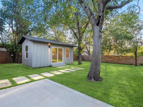 8106 Briarwood LN, Austin TX 78757