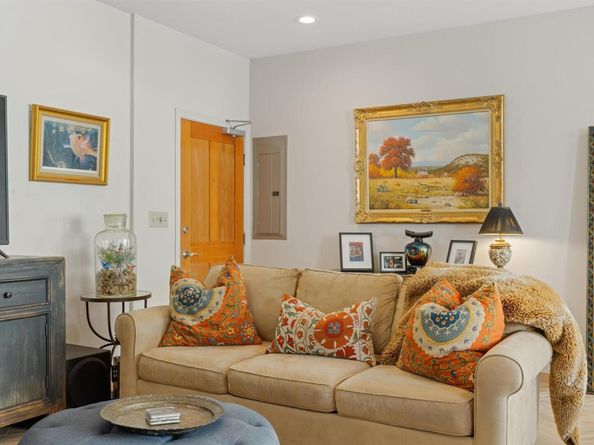 1600 Barton Springs RD 5301, Austin TX 78704
