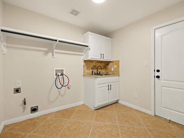 3608 Rockefeller CV, Lago Vista TX 78645