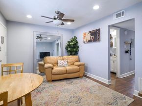 2401 Manor RD 204, Austin TX 78722