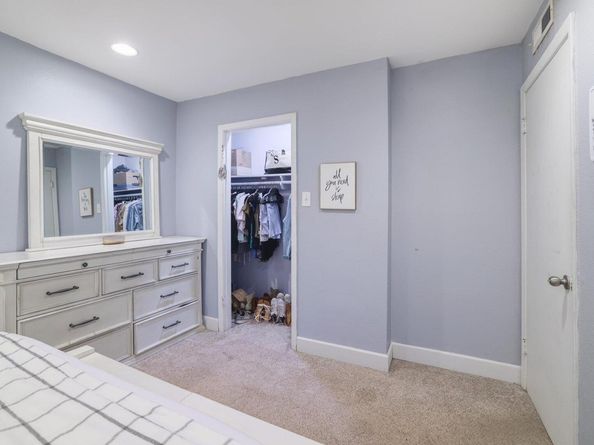 2401 Manor RD 204, Austin TX 78722