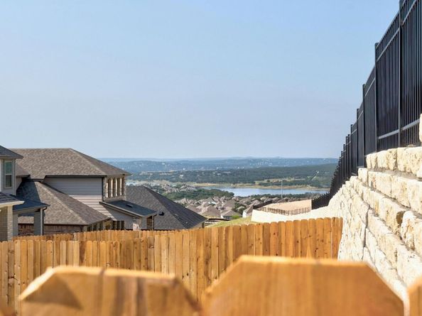 8014 Shining Flor RUN, Lago Vista TX 78645