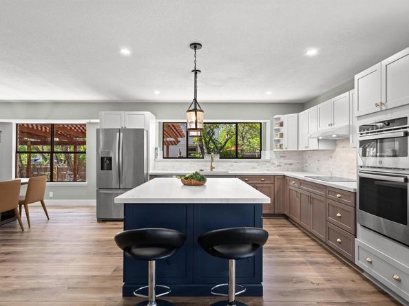 9800 Knotty Pine CV, Austin TX 78750
