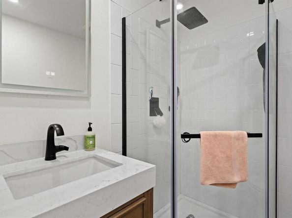 9800 Knotty Pine CV, Austin TX 78750