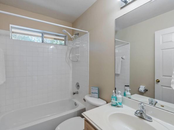 7704 Plateau CV, Lago Vista TX 78645