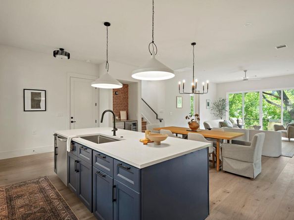 1406 Cometa ST 2, Austin TX 78721