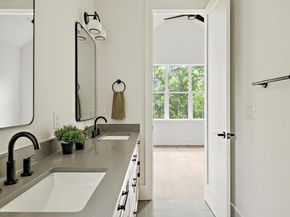 1406 Cometa ST 2, Austin TX 78721