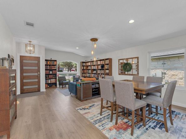 2074 Buckley LN, Round Rock TX 78664