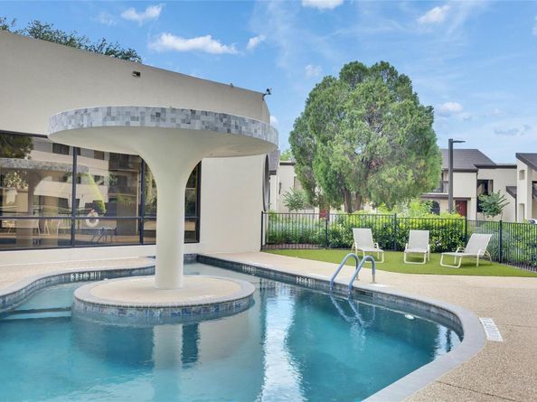 40 N Interstate 35 Highway 5B2, Austin TX 78701