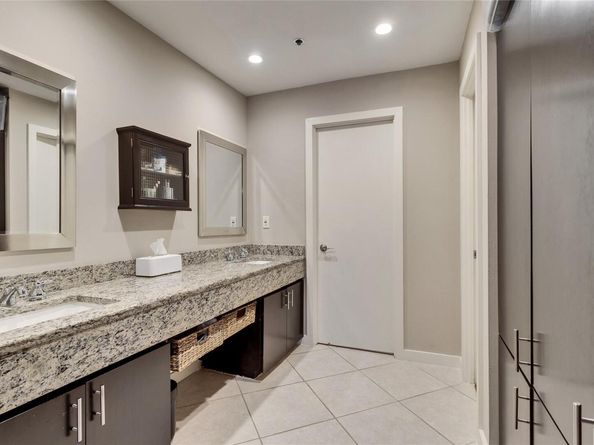 40 N Interstate 35 Highway 5B2, Austin TX 78701