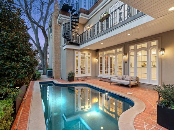 1810 W 35th ST, Austin TX 78703