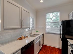 611 E 45th ST 19, Austin TX 78751