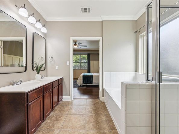 9520 Sydney Marilyn LN, Austin TX 78748