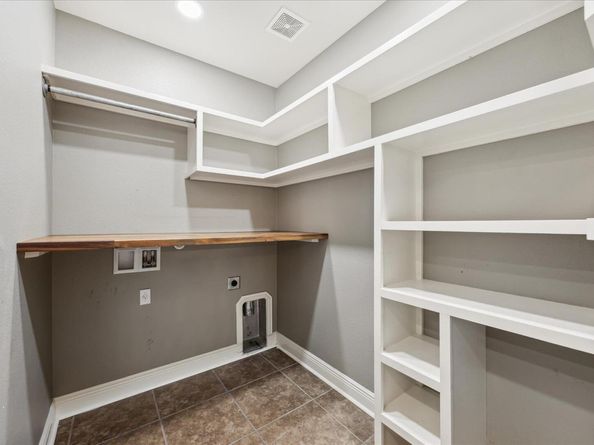 9520 Sydney Marilyn LN, Austin TX 78748